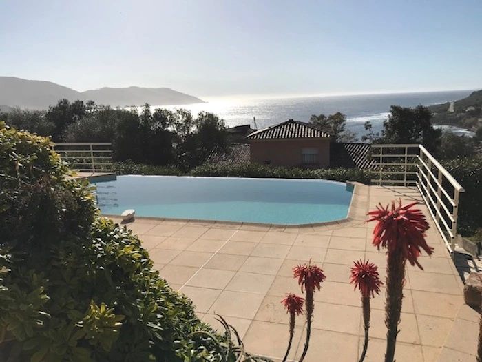 Appartement en rez-de-chaussée avec piscine pour 4 personnes